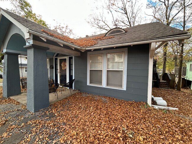 Building Photo - Contact Peggy 501 676 1758