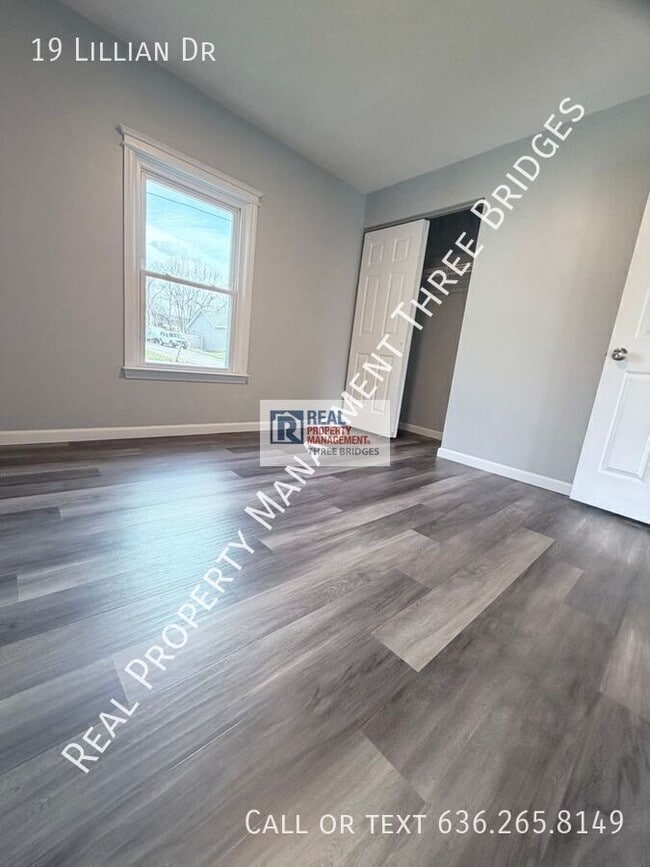 Building Photo - 19 Lillian Dr