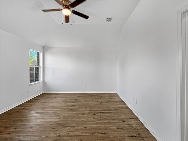 Building Photo - 2712 Dawn Spring Dr