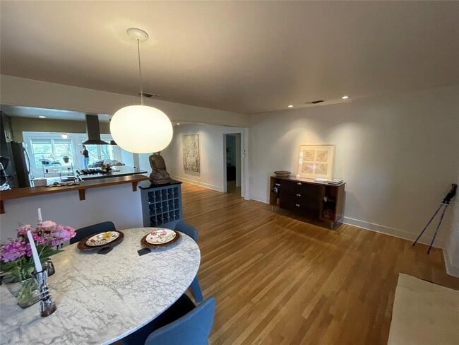 Building Photo - 1415 Travis Heights Blvd