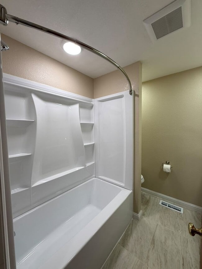 Building Photo - 1573 Edgewood Rd