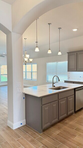 Building Photo - 2805 Chert Ct
