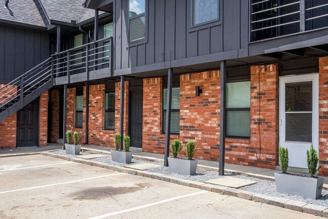 Building Photo - ONYX at 37th