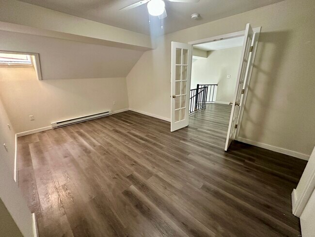 Building Photo - 3699 Broadbridge Ave