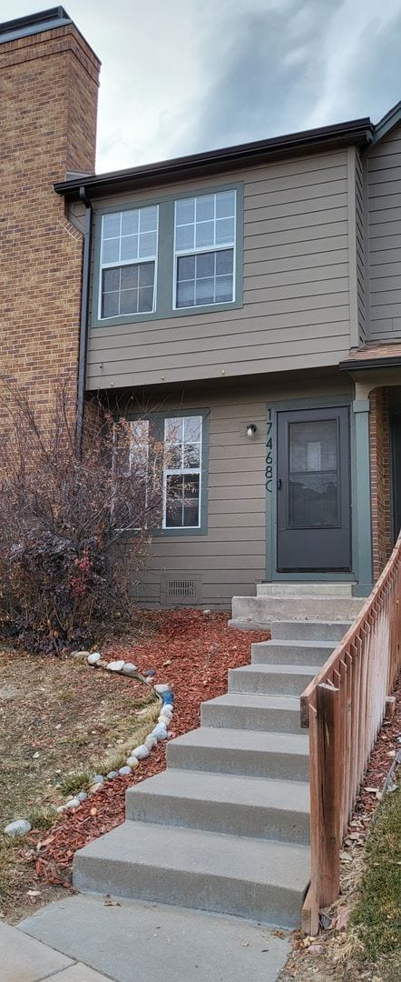 Building Photo - 2 Bedroom 2 Bathroom Townhouse Near Quincy and Buckley!! **Special**