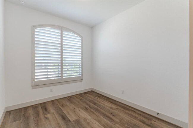 Building Photo - 9322 Galloway Wds Trl