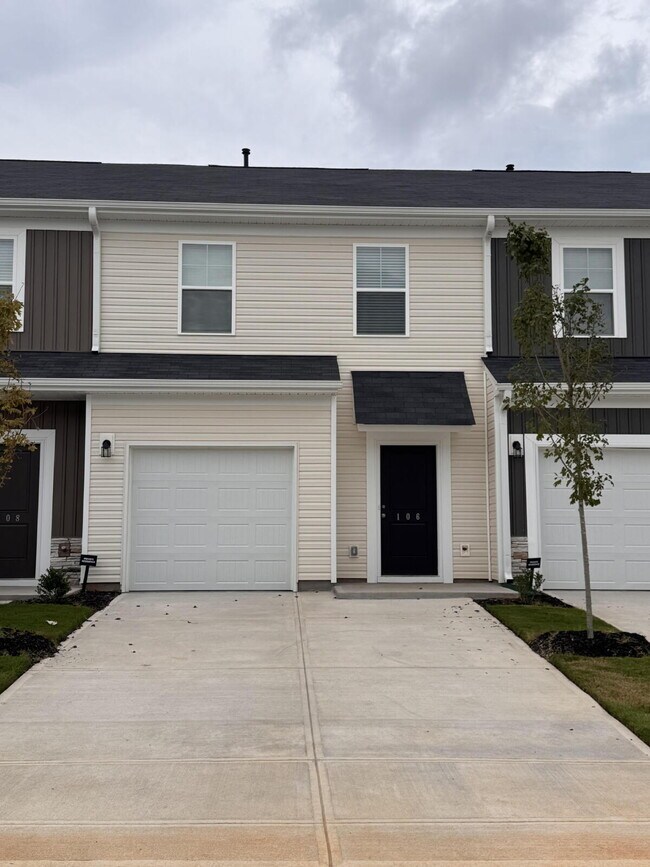 Primary Photo - Modern 3-Bed Townhome in Greer — Stylish D...