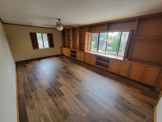 Building Photo - 249