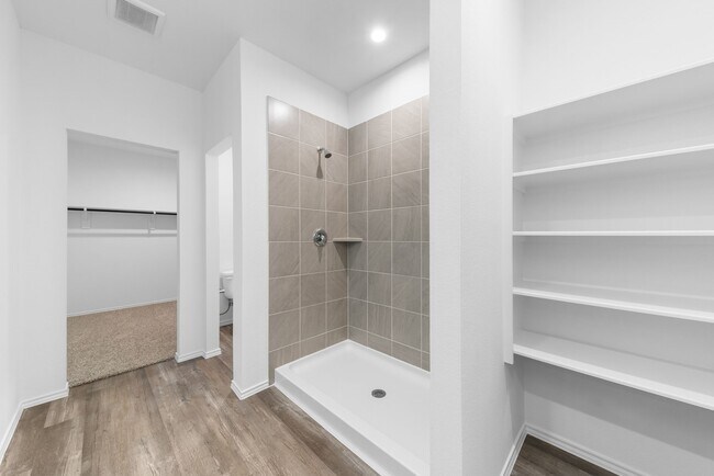 Building Photo - 16727 Hemlock Frst Ln