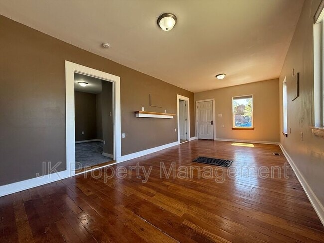 Building Photo - 701 8th Ave S
