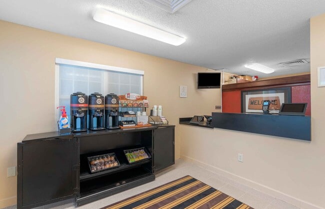 Building Photo - Furnished Studio-Virginia Beach - Independence Blvd.