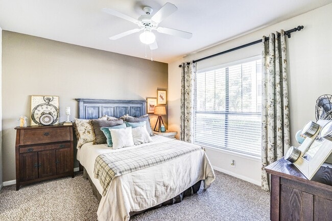 Building Photo - Cypress Lake at Stonebriar Apartments