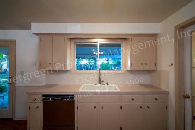 Building Photo - Gorgeous ranch style home in Loveland