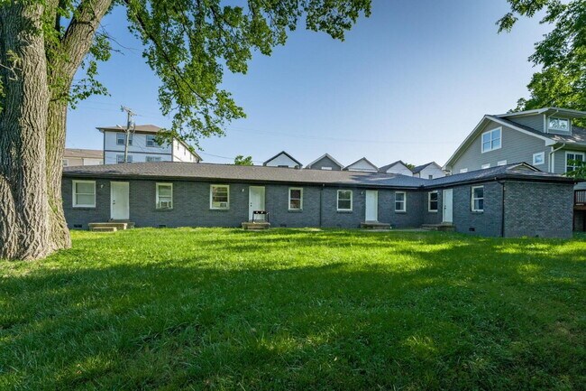 Building Photo - Update 2 Bed 1 Bath in The Nations