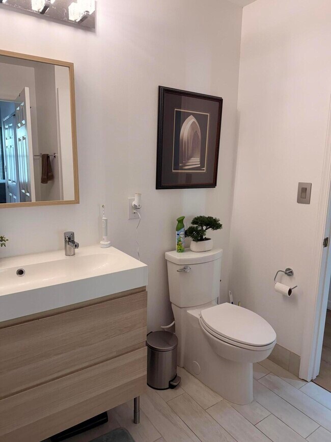 Building Photo - 1200 Town Center Dr