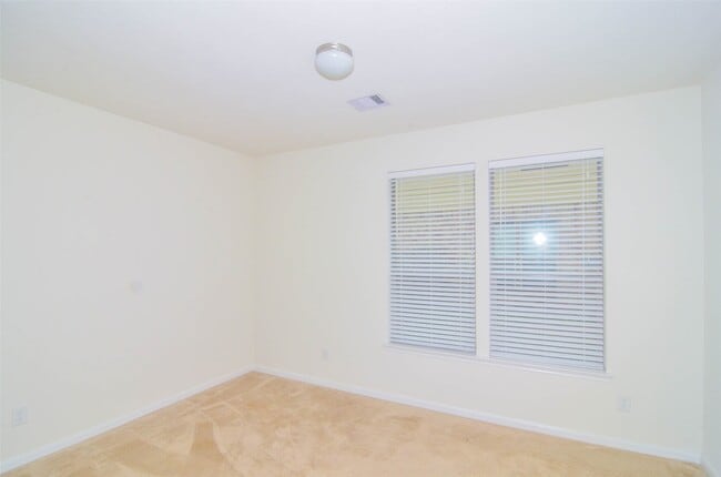 Building Photo - 15207 Keystone Bend Ln