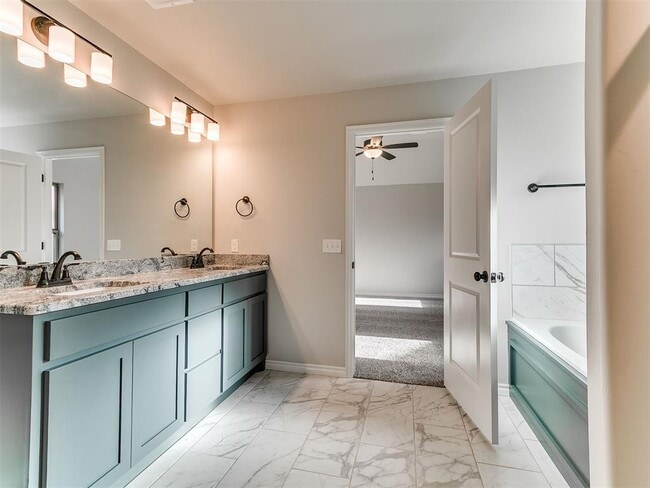 Building Photo - 12200 Rockbed Dr