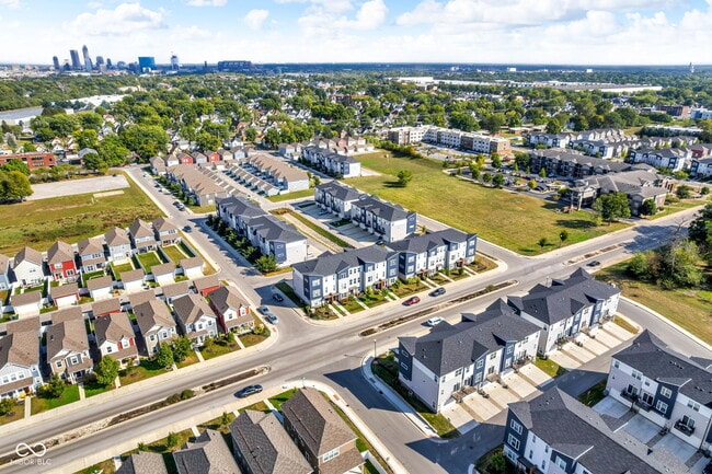 Building Photo - 315 Steeples Blvd