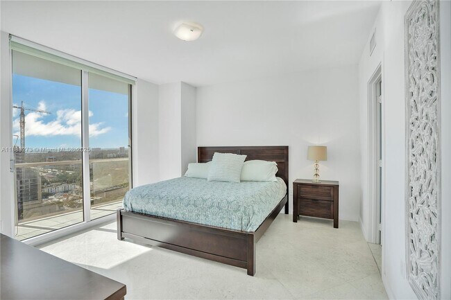 Building Photo - 185 SW 7th St