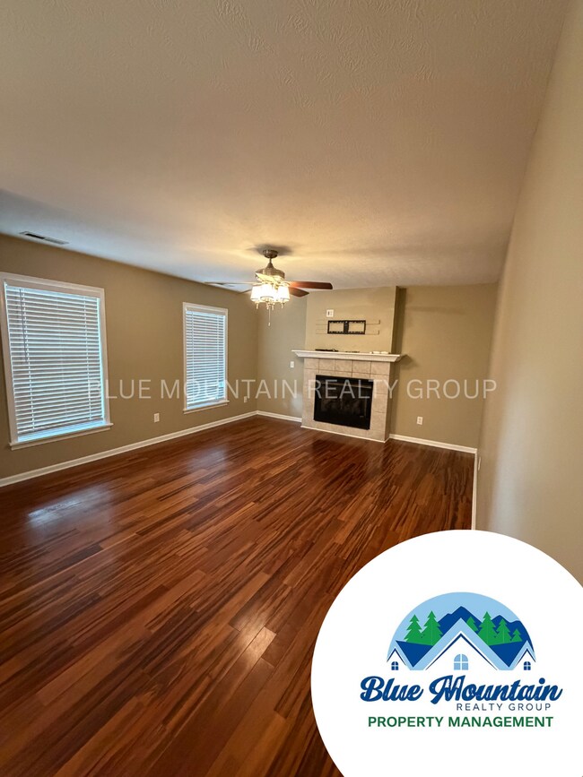 Building Photo - Canton - Easy commute to Asheville only 23 minutes