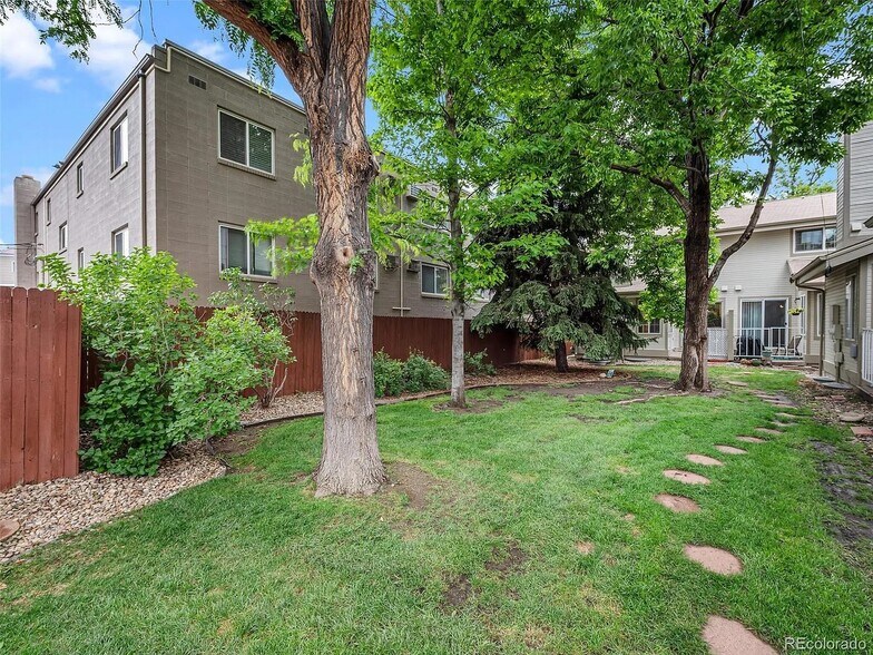 Building Photo - 1018 9th St