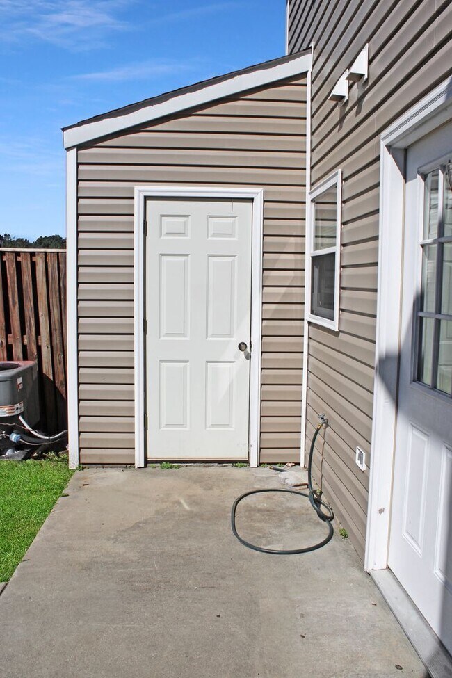 Building Photo - 4406 Eagle Ct