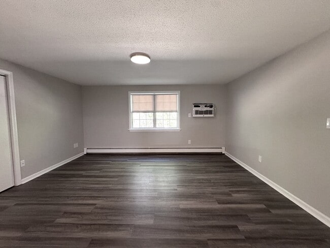 Building Photo - 4 Dodge Rd