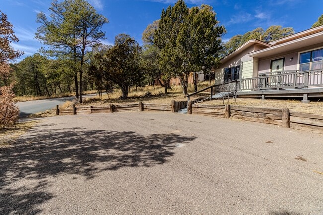 Building Photo - 202 Warwick Dr