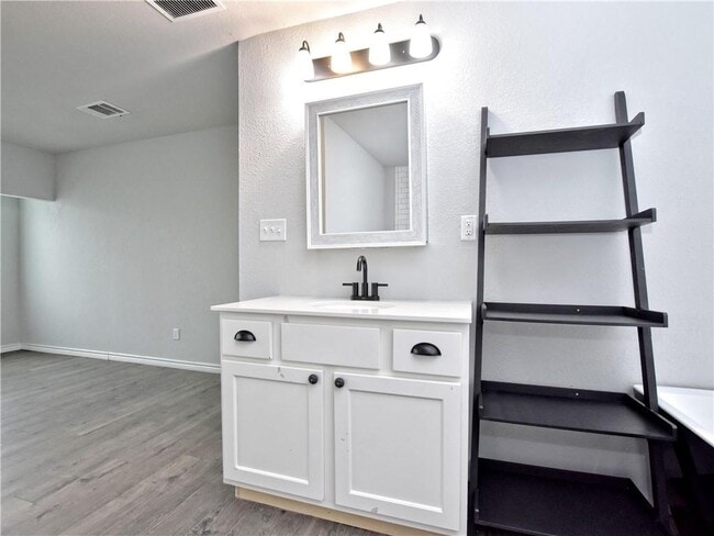 Building Photo - 1756 Yaupon Grove Ln