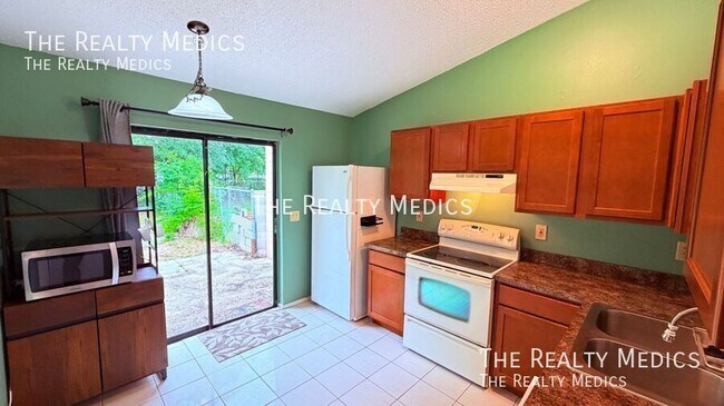 Building Photo - 12209 Coral Reef Dr