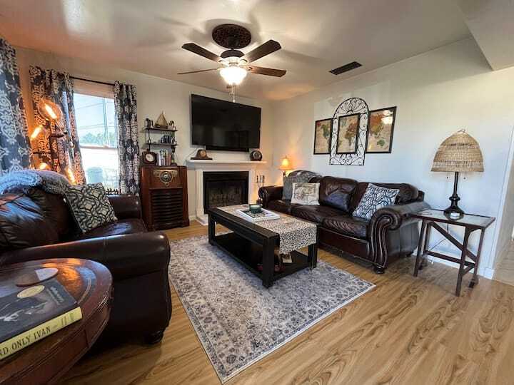 Apt A Downstairs - 12102 Carriage Ct SE