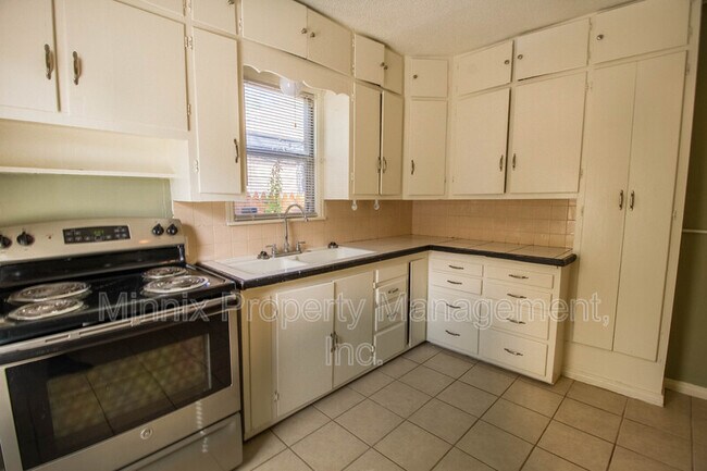 Building Photo - 2401 24th St