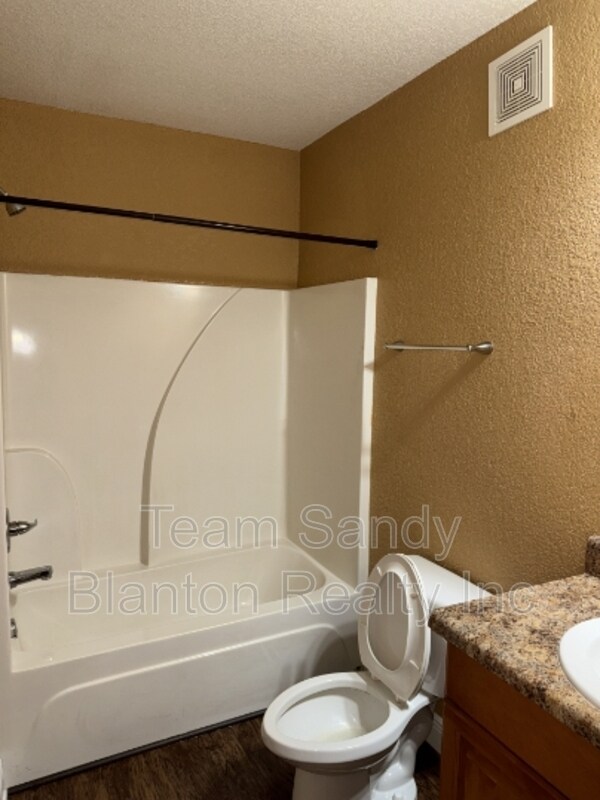 Building Photo - 7071 Lake Joanne Dr