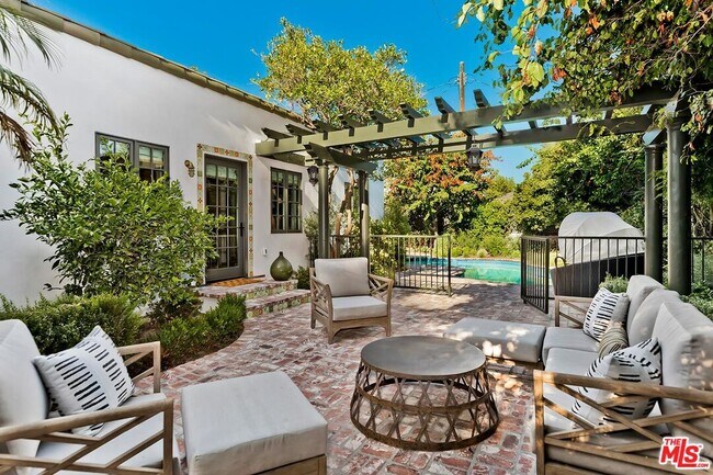 Building Photo - 4416 Arcola Ave