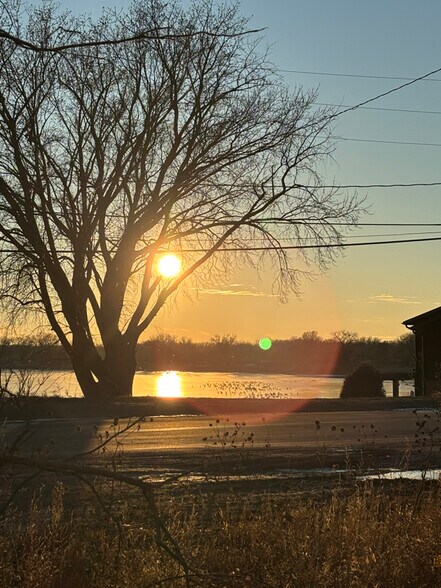 Building Photo - 36 Northshore Dr