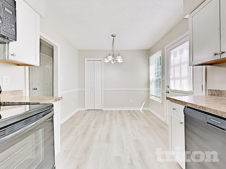 Building Photo - 8806 Brass Bell Ct