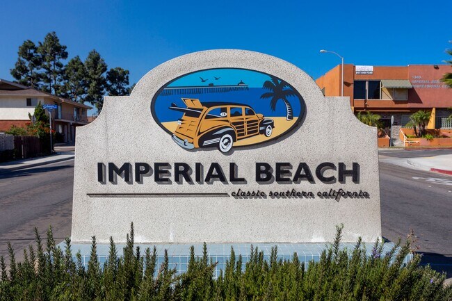 Building Photo - 2 WEEKS FREE!!! 2BR Townhouse in Imperial Beach with Washer/Dryer and Garage!
