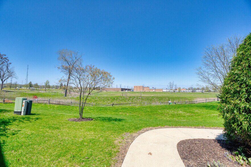 Building Photo - 7520 Claridge Dr