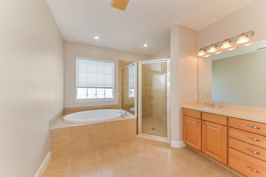 Building Photo - 204 Aberdeen Pond Dr