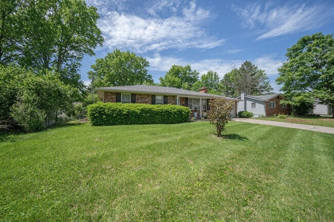 Building Photo - Charming Home in Valley View Gardens