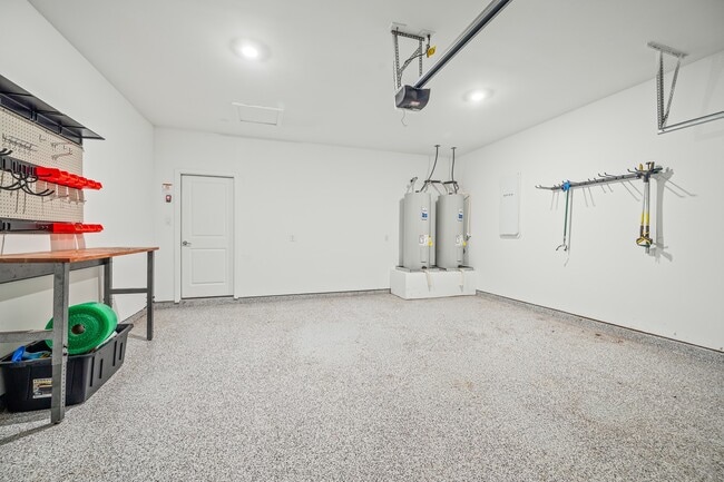 Building Photo - 7314 Bristlegrass Colony Ct