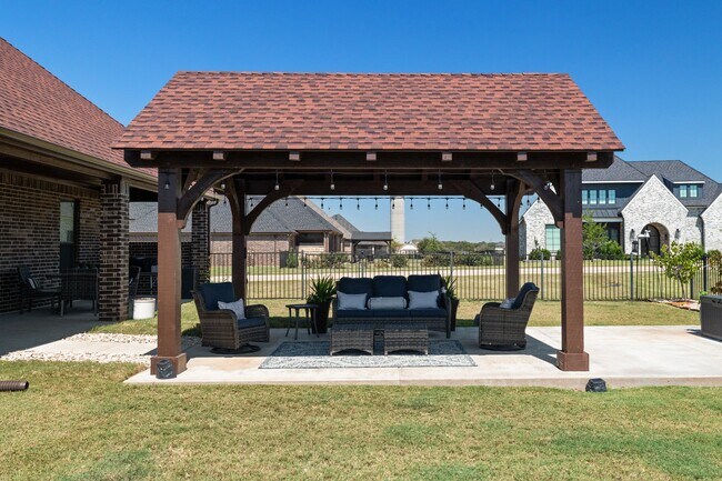 Building Photo - 6333 Weatherby Rd