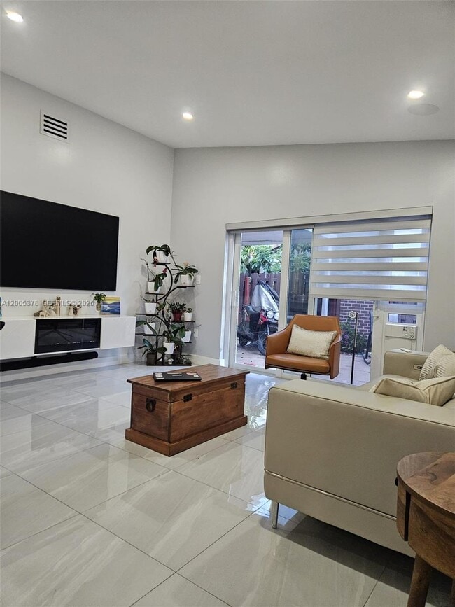 Building Photo - 16314 SW 97th St