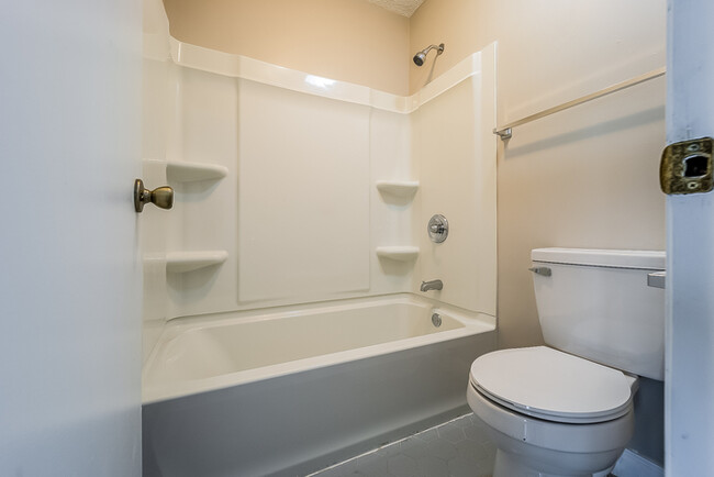 Building Photo - Four Bedroom Home in Summerville, SC!