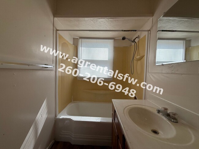 Building Photo - 4715 Bowser Ave