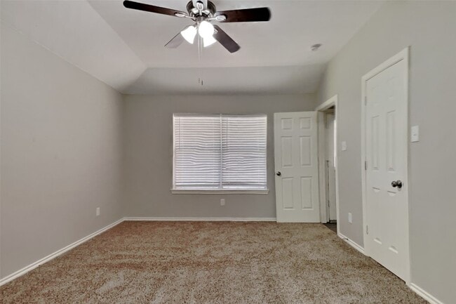 Building Photo - 15402 Misty Dawn Tr