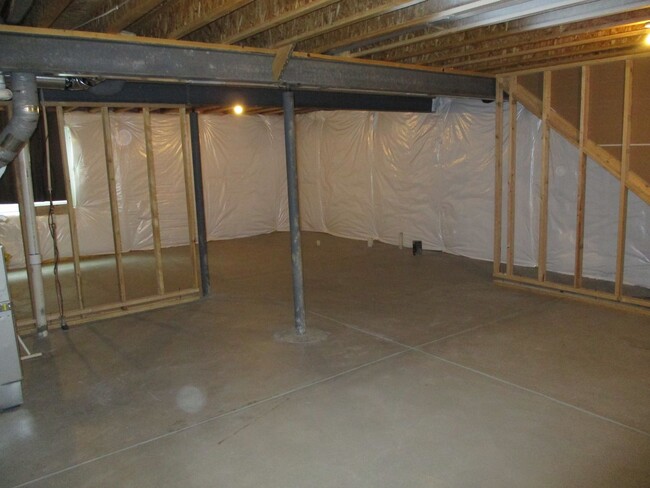 Building Photo - Beautiful 3 Bedroom, 2.5 Bath 2 Story Town...
