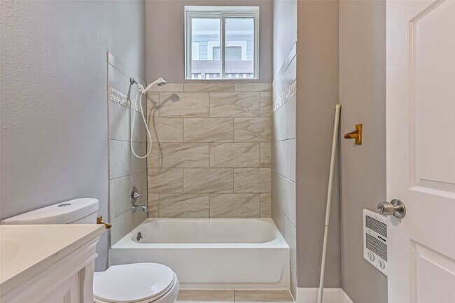 Building Photo - 2914 Avenue K Ave