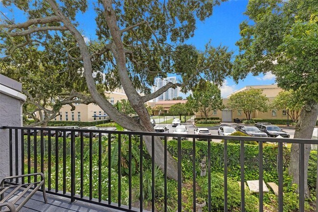 Building Photo - 3010 W Grovewood Ct