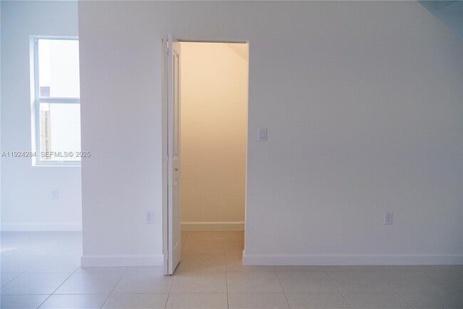 Building Photo - 27651 SW 155th Ct